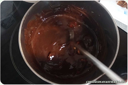 Растопить масло с шоколадом
